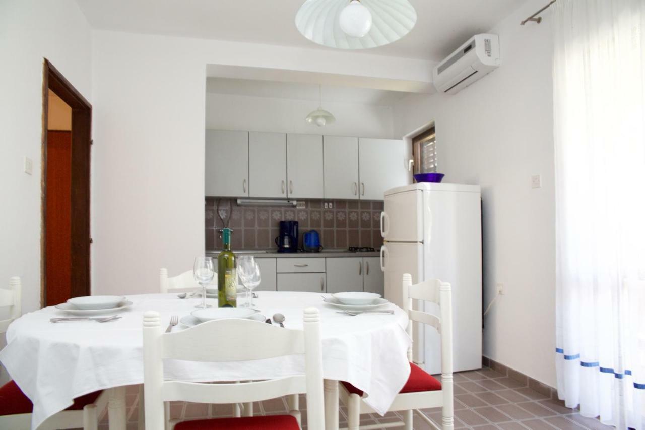 Apartments Fjaka 스베티필립아이자코브 외부 사진