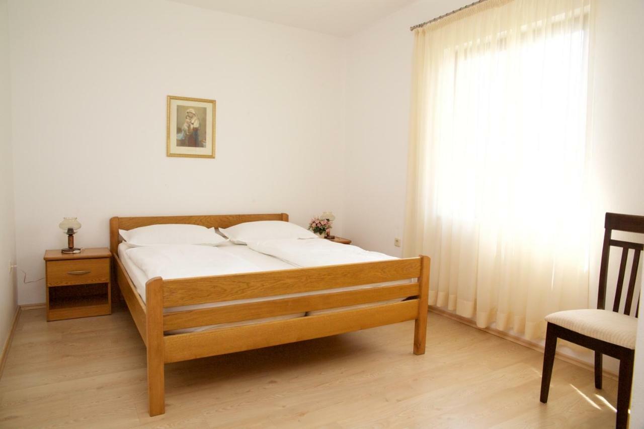 Apartments Fjaka 스베티필립아이자코브 외부 사진