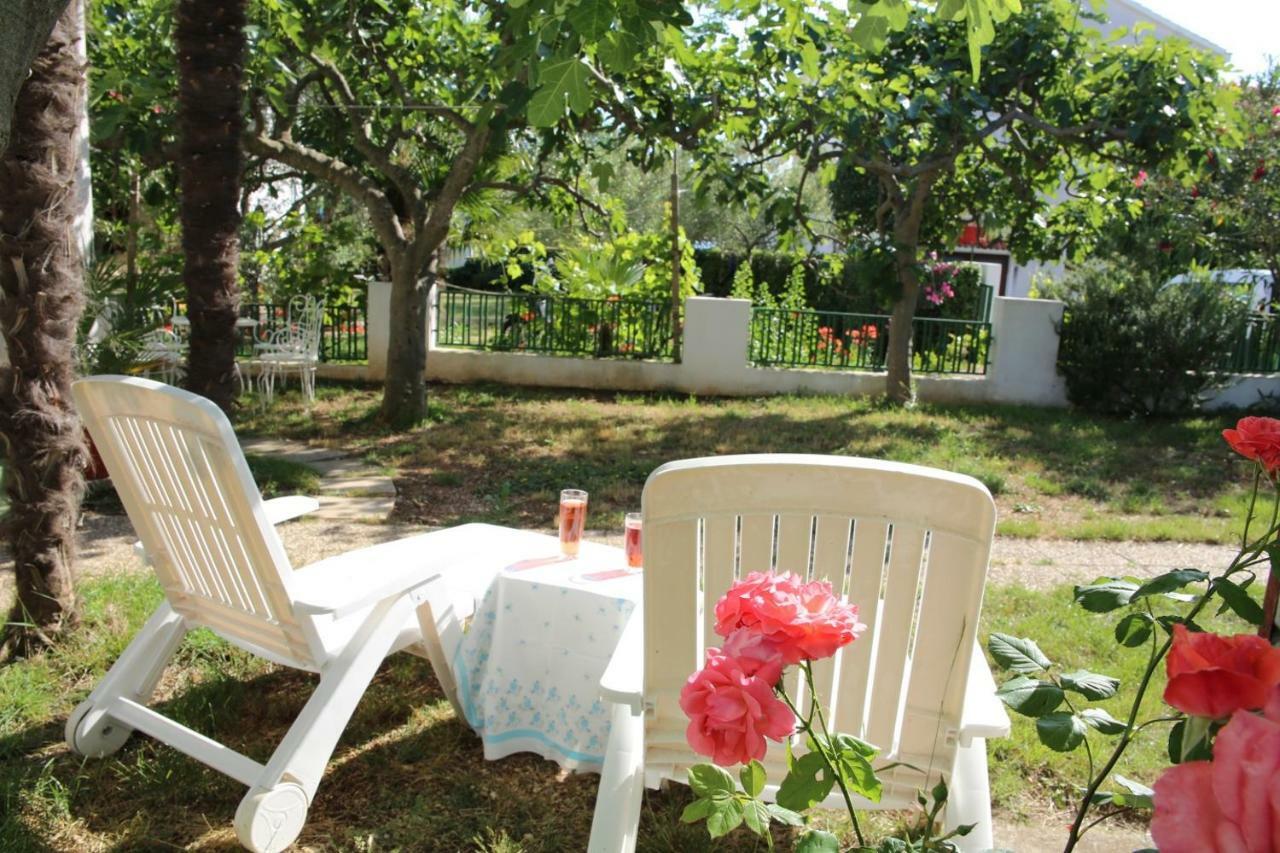 Apartments Fjaka 스베티필립아이자코브 외부 사진