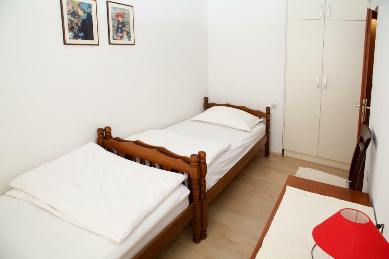 Apartments Fjaka 스베티필립아이자코브 외부 사진
