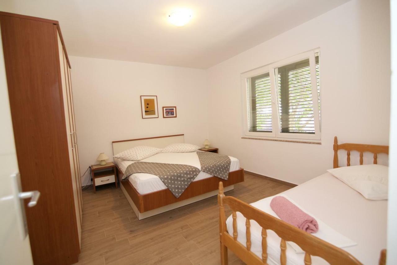 Apartments Fjaka 스베티필립아이자코브 외부 사진
